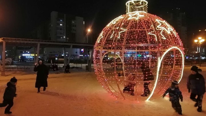 Сияй: 9 предновогодних фото ночного Челябинска