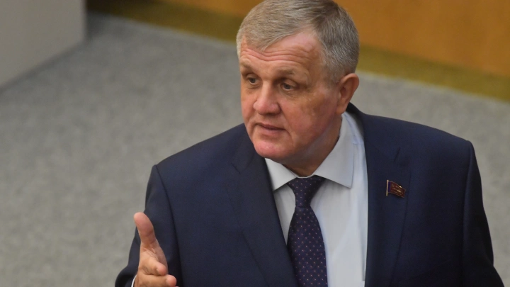 Люди бесконечно терпеть не могут: Депутат потребовал правды. Хватит рассказов про тепло и сытно