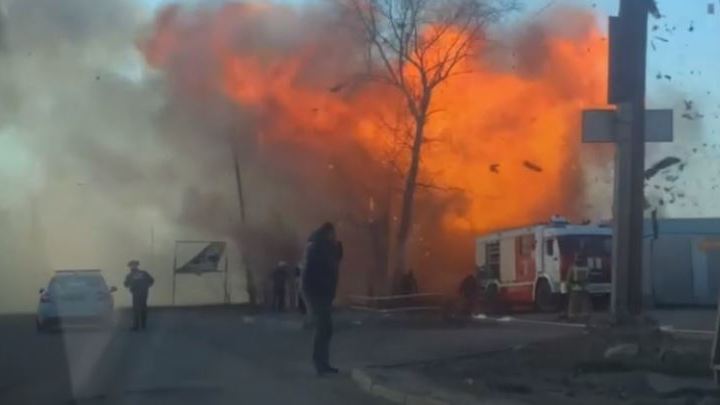 Момент взрыва попал на видео: на выезде из Челябинска случилось ЧП