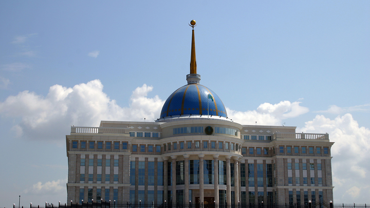 Госнаграды дипломатам: Токаев оценил работу посольства Казахстана на Украине