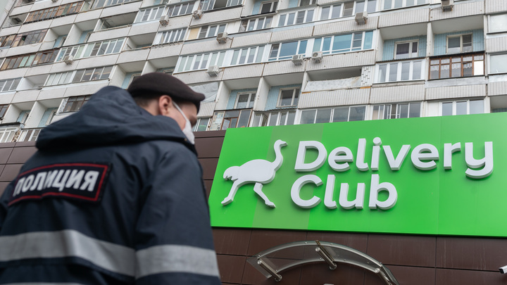 От харассмента до драки: Уже два курьера Delivery Club оказались в центре скандала
