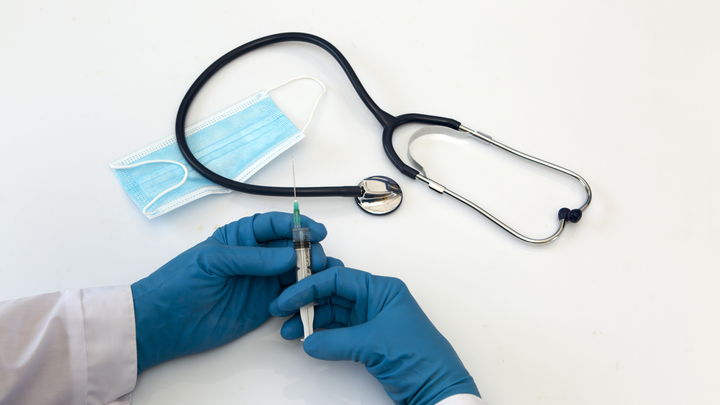 Создатели Спутника V осадили воинственные США: Неэтично и будет стоить жизней