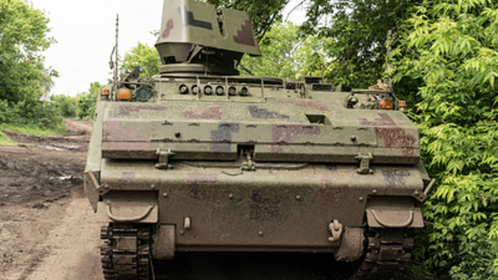 Противник опешил от такой дерзости. Русские угнали натовскую технику на глазах у всех