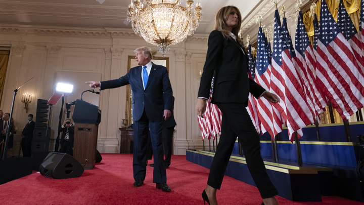 Празднует поражение Трампа: Мелания считает минуты, чтобы подать на развод?