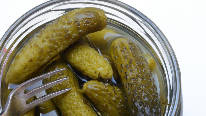 Хватит лезть в наши кошельки!: Новый налог на пельмешки и огурчики разъярил Пронько