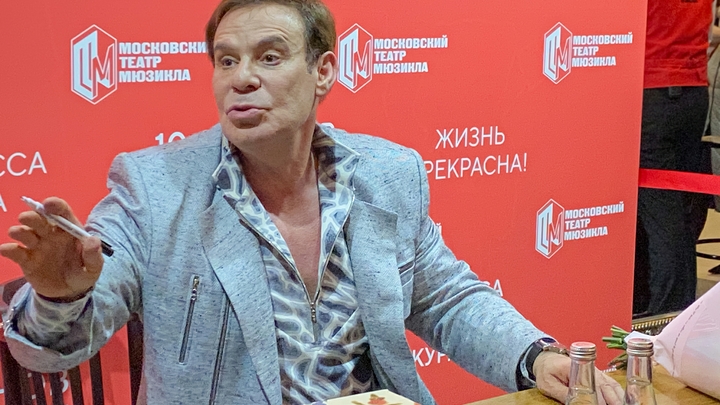 “Учились не у Ахматовой“: Юморист Шифрин оценил комментарии коллег, заделавшихся ”аналитиками“