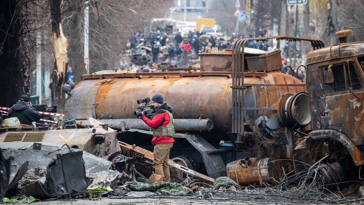 Суть провокации в Буче раскрыл рой на фотографии