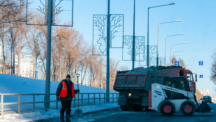 За ночь 26 февраля с улиц Самары вывезено почти 5 тонн снега