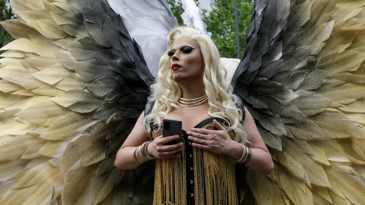 Голая вечеринка с извращенцами: Разврат под носом у правоохранителей и чиновников обернулся скандалом в Якутске