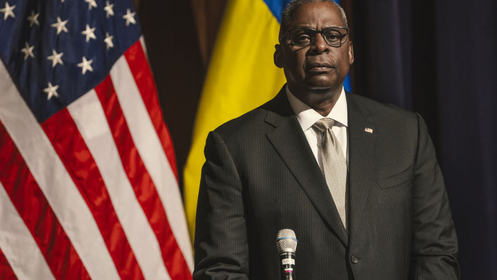 Никто бы так не поступил: Офицер Дэвис раскритиковал главу Пентагона за слова о Путине