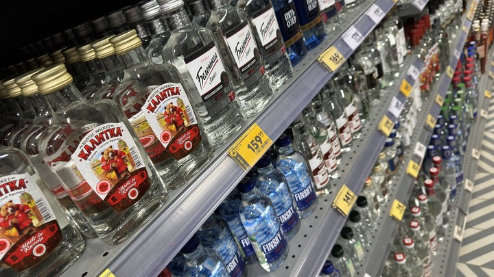«Две бутылки водки»: врачи подсчитали смертельную дозу алкоголя