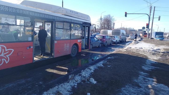 Появились подробности массового ДТП с автобусом во Владимире: три человека пострадали