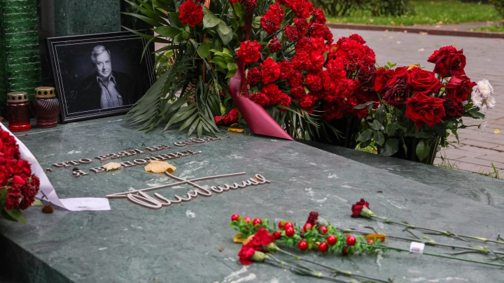 Церковь рассказала о правилах ухода за могилами и поминовения