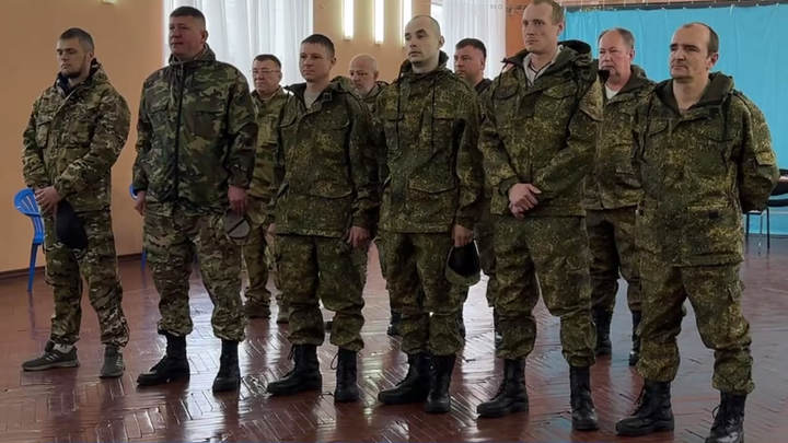 В зону СВО на Украину отправились 13 добровольцев из Владимирской области