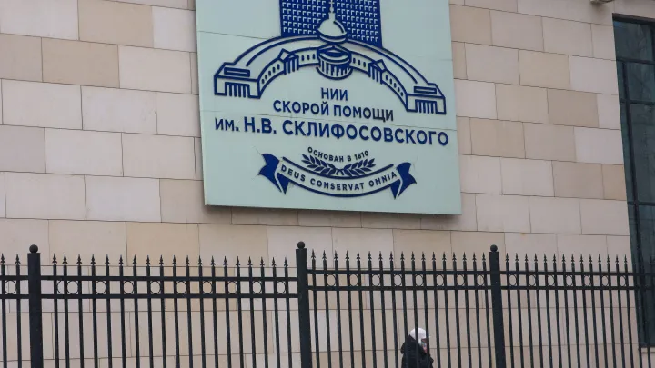 Мошенничество, подлог, взятки: экс-замминистру обороны Попову предъявлены обвинения накануне операции в НИИ им. Склифосовского