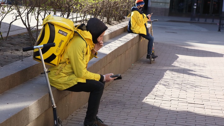 Самарцы без QR-кодов надеются на доставку, но у заказов теперь тоже QR-код