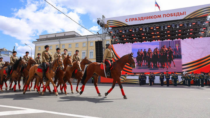 Снова на площади Минина: показываем, как прошёл парад Победы в Нижнем Новгороде в 2023 году