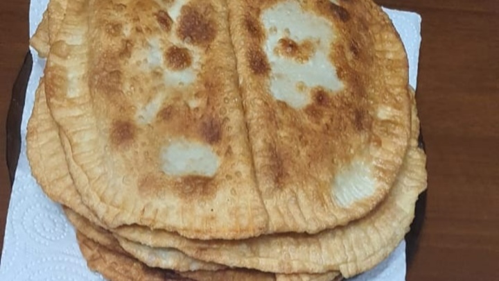 Голод не тётка. Житель Санкт-Петербурга не поделил с прохожим один беляш на двоих