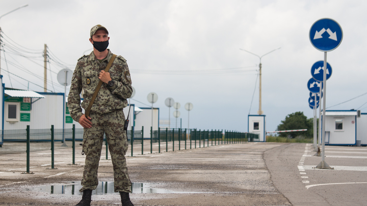 Заместителя найденного мертвым главы «Белорусского дома» не пустили на Украину