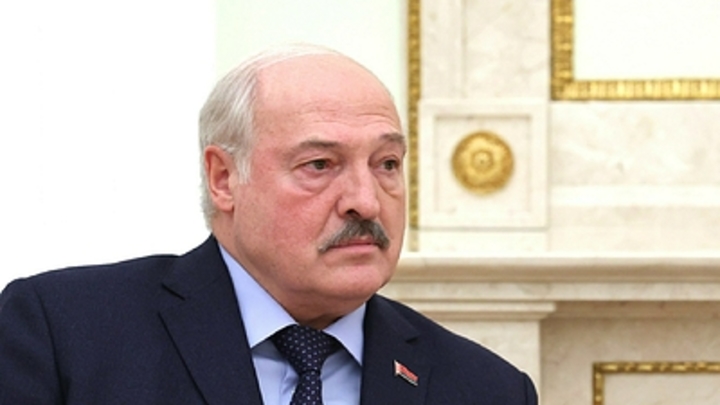 Лукашенко ограничил выплату дивидендов гражданам недружественных стран