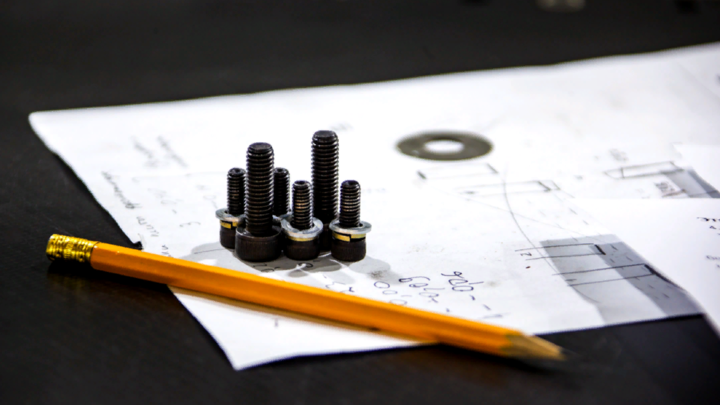 В школы России вернут черчение: Первые уроки начнутся в 2024 году