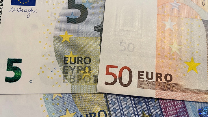 В Молдавии арестовали двух украинцев за нелегальный ввоз 440 тысяч евро