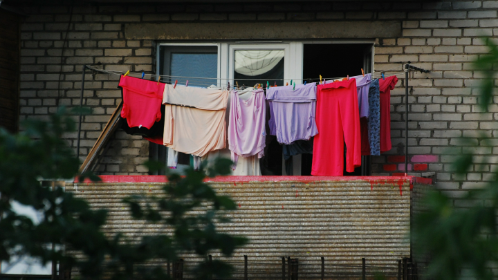 Жителей России предупредили о тюрьме за привычку заглядывать в чужие окна