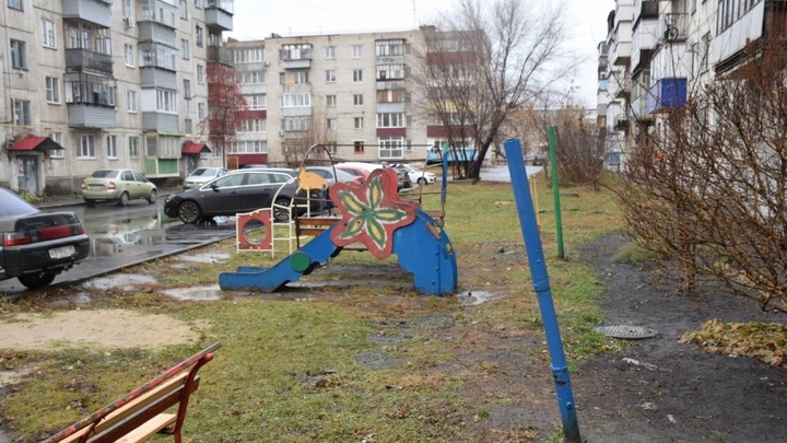 В Кургане мэрия пригрозила административной ответственностью за грязь во дворах