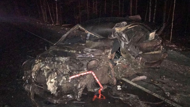 В Курганской области на трассе столкнулись два легковых автомобиля и фура