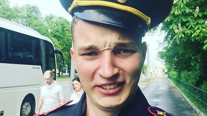 Блогера Эдварда Билла задержали в форме сотрудника самокатной патрульной службы