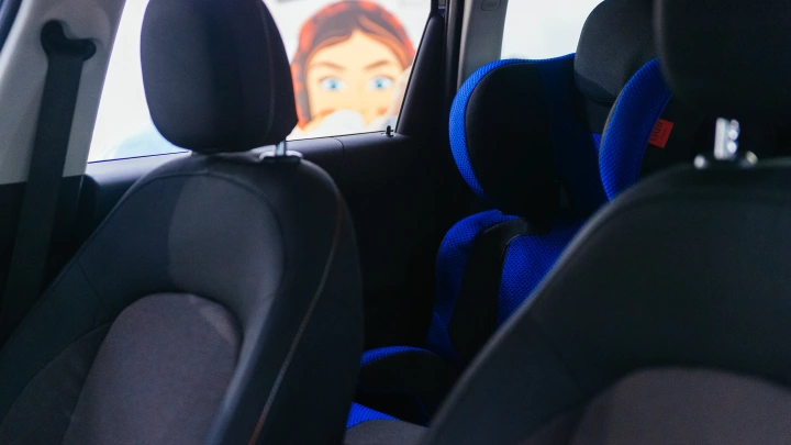 Треугольники вне закона. Продавцов заменителей детских кресел будут наказывать