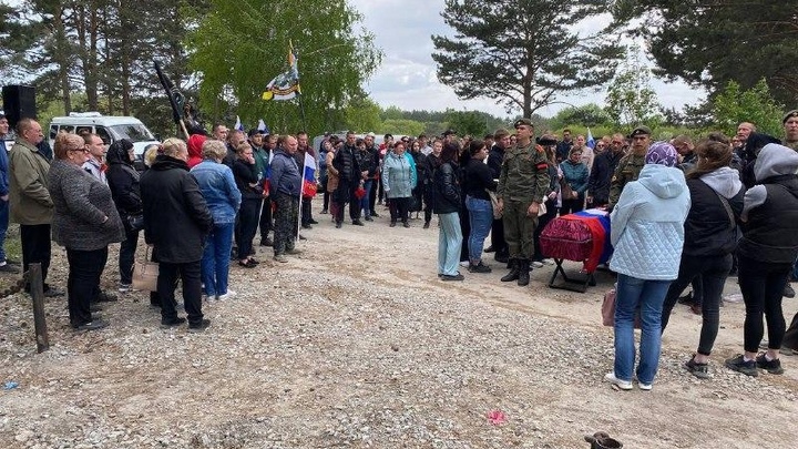 В Новосибирской области простились с погибшим в ходе СВО Алексеем Давыденко