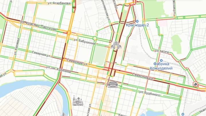 Пятничным вечером Краснодар застрял в 9-балльных пробках из-за ливня