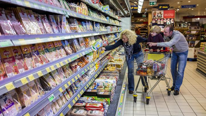 Цены на продукты в России могут повысить на 15% уже завтра