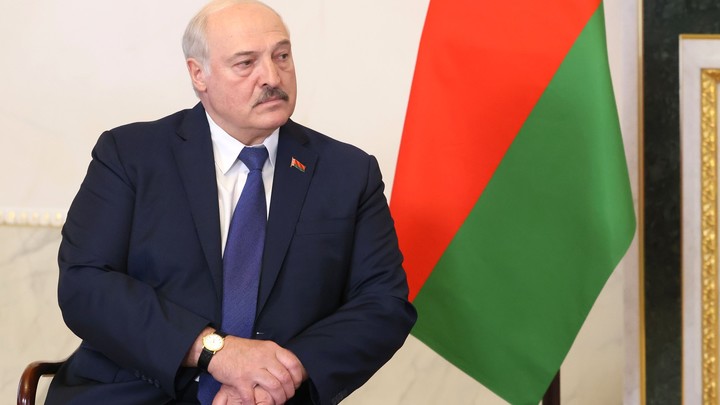 Лукашенко презентовал первый компьютер белорусского производства