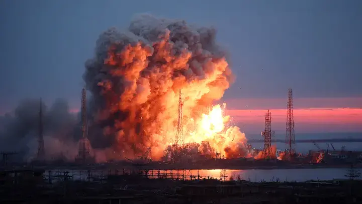 Белгород подвергся массированному ракетному обстрелу – Гладков сообщил о серьёзных повреждениях