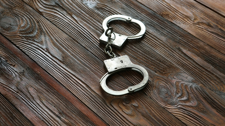 Никто не узнает: Учительница совратила 15-летнего ученика. Не защитили ни папа-мэр, ни муж - начальник полиции