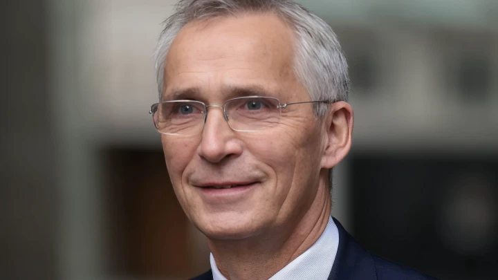 Столтенберг: Зеленский звонил из бункера в НАТО и просил закрыть небо