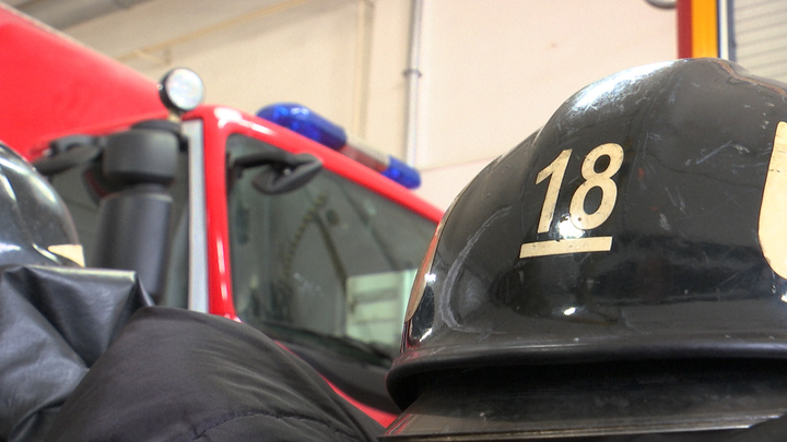 В Благовещенске горит кардиоцентр. Вся крыша в огне и дыму