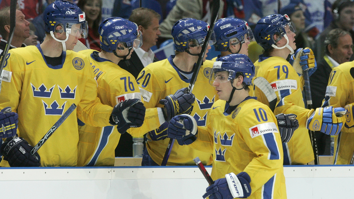Шведские хоккеисты не будут надевать одежду с национальной символикой на выездах