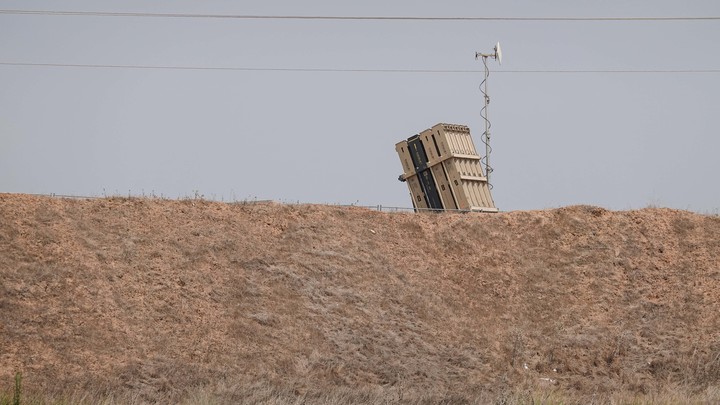 Израиль, прикрывшись Железным куполом, после обстрелов из сектора Газа решил сравнять счет