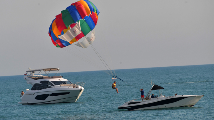 В Анапе опрокинулся катер с 10 пассажирами