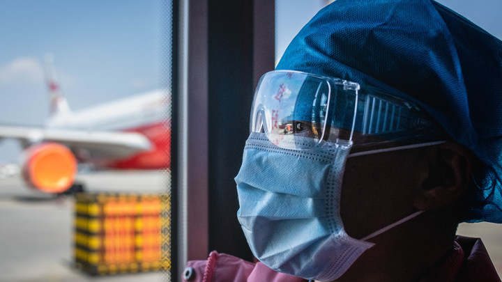 По стандартам НАТО: Украинка не смогла сдержать смеха при виде своего карантинного жилища