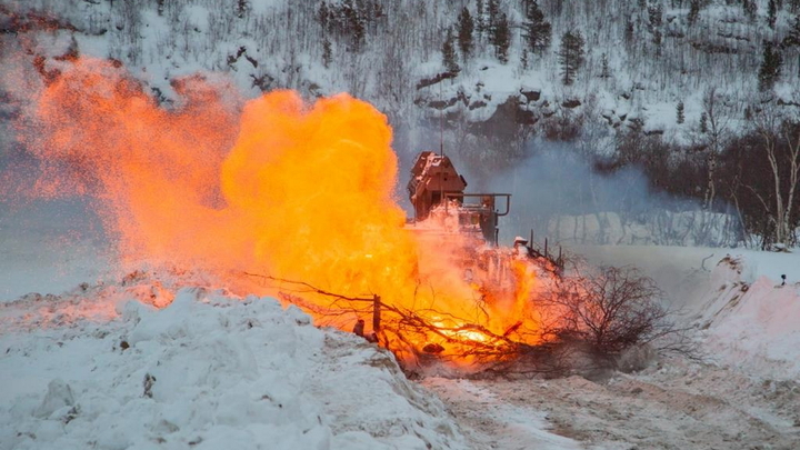 РИА Новости: Русские бомбардировщики били по военным объектам Украины убийцами авианосцами Х-32