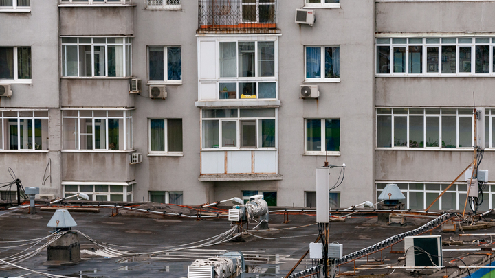 В краснодарском ЖК  Западный город обрушился балкон с двумя людьми
