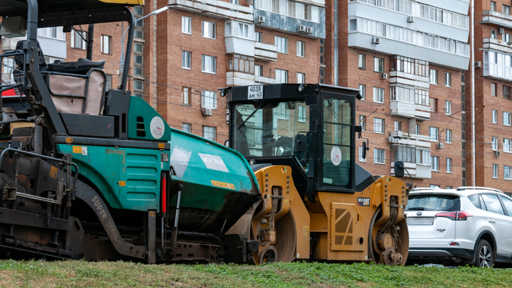 В Самаре строителей заставили мыть колеса техники