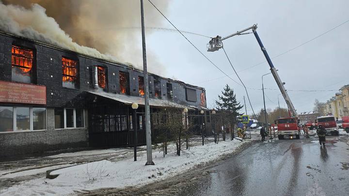 В Нижнем Тагиле в ночном клубе произошёл крупный пожар