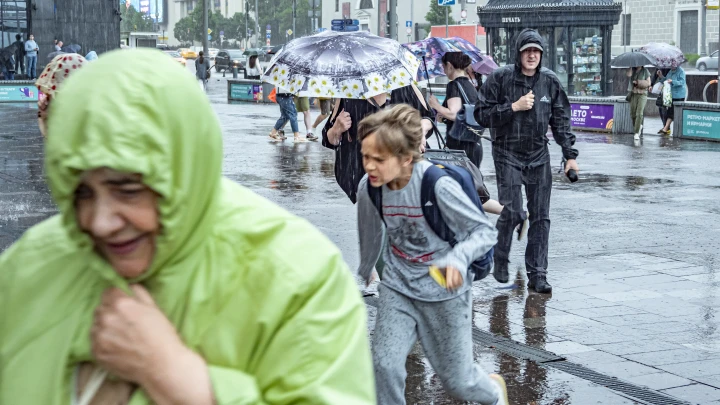 За сутки в Москве температура воздуха упадет на 20 градусов, давление на 20 мм