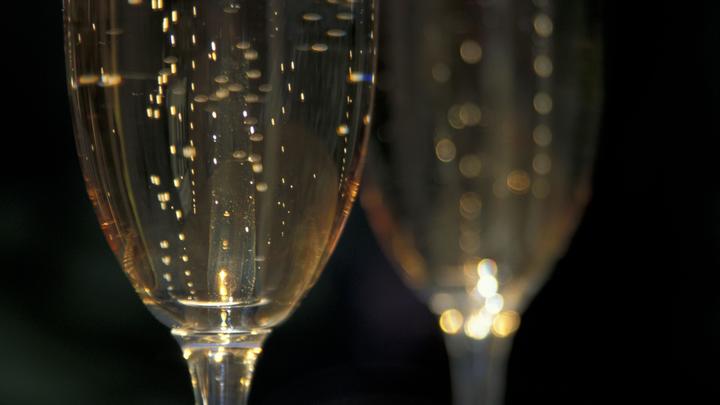 Производители новогоднего алкоголя попросили Минфин поднять цены