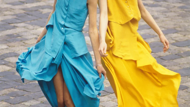 Девушки в вечерних платьях устроили массовую драку в Норильске